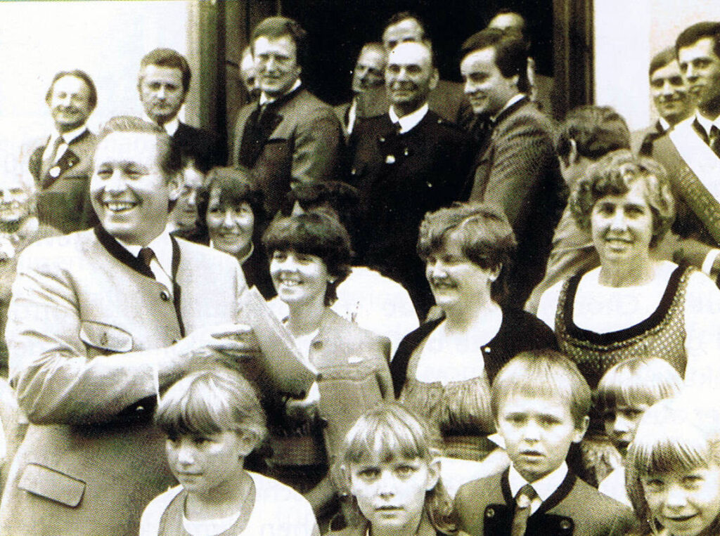 Verleihung der Ehrenbürgerschaft an LH Dr. Josef Krainer und Überreichung des Gemeindewappens am 23.8.1981