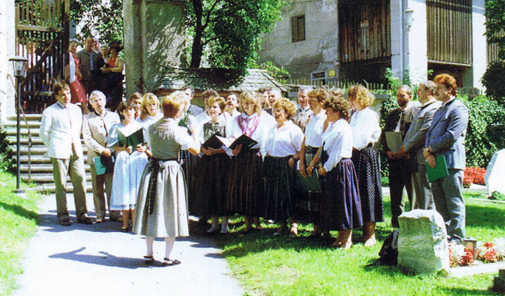 Gaishorn 1989, Ständchen vor der Pfarrkirche